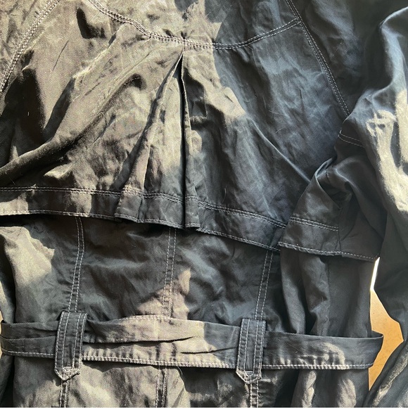 TAHARI Women's Crinkled Mid-Length Black Lightweight Rain Resistant Jacket - Picture 8 of 12